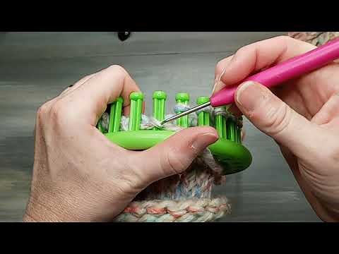 Round Loom Cast Off: Hat Closure