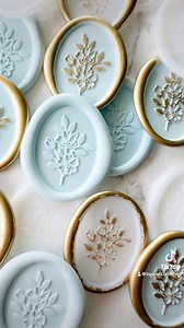 Linen blue and vellum seals. Yes or no?! Obsessed with these two colors with the gold edges… so gorgeous!! And this stamp… totally in love! Get these two sealing wax sticks, this exclusive floral stamp PLUS lettering supplies in The Spring Lettering Box!! The Lettering Box is a four times a year subscription box that helps you learn lettering while creating fun projects! AND there is always a wax seal stamp and sealing wax included!! Get the box here: https://bgoodslettering.com/pages/the-letter