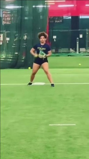 1st Base Pick Drill with A Division 1 Softball Player 🥎