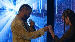 Come closer! 👂🏾 Big Sean with Jhene Aiko and Ty Dolla Sign perform Body Language. #HipHopAwards | BET Hip-Hop Awards