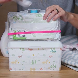 13K views · 220 reactions | You won't believe this genius little diaper box hack I came across! It's a great space saver, perfect for on the go, and a wonderful way to recycle and re-use those empty baby wipe boxes.Take a look for yourself, and I bet you'll be putting one together in no time! | Learning In Life | Facebook