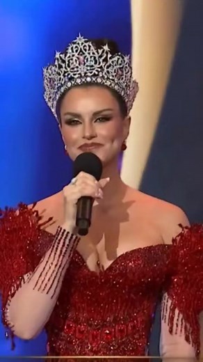 138K views · 7.7K reactions | Con Emotivas Palabras la Bellísima Miss Universe Chile @emiliadides 2024 se despide | Universal Models | Facebook