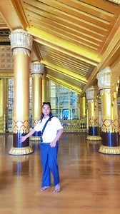 Phyu Chit's Joyful Dance at Shwe Mann