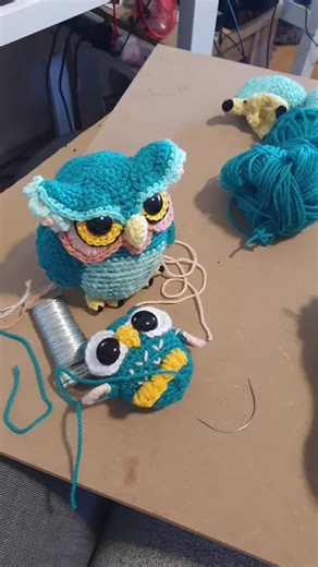 Complicated Knots: Tips for Seamstress Helpers