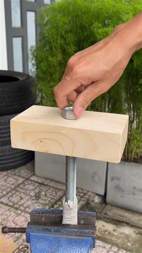 19K views · 26 reactions | A simple way to make a strong wooden hammer. #diy | Tool tricks 25 | Facebook