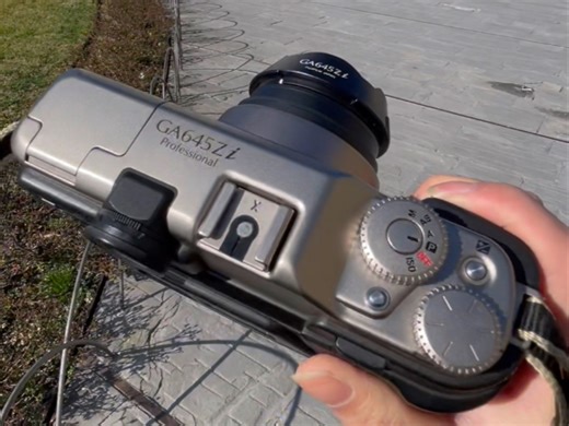 永远不会缺货的富士｜秒上手的中画幅胶片相机｜FUJI GA645ZI