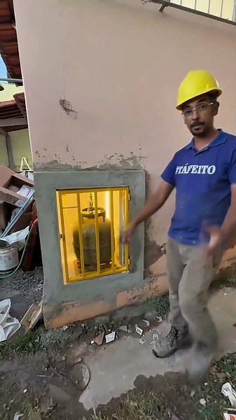 The Unique Way Brazilians Store Gas Cylinders