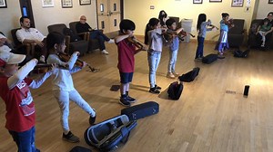 Villa Musica offers free violin lessons to low-income neighborhoods
