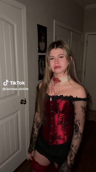 as if you could outrun me 🙄😒🥀 #vampire #vampirecostume #twilight #edwardcullen #halloween