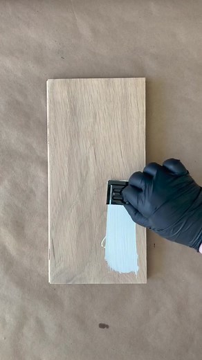 Cerused Finish: Alpaca White Base with Walnut Oil for Contrasting Look