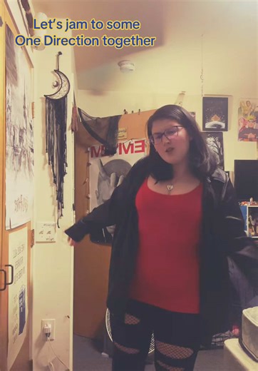 Good morning let’s stop and dance to One Direction together ❤️ @Louis Tomlinson @Niall Horan @Zayn #onedirection #dance #fyp #throwback #musictok