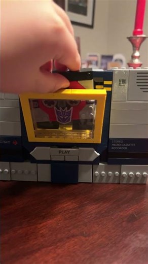 Lego soundWave| Me putting in the tape