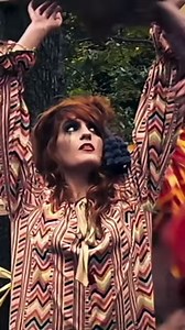 2010’s revival could never… Dog Days 2009 filmed in South London directed by Tabitha Denholm Women Under The Influence and Tom Beard. Everyone was hungover, my dad’s camper van was the dressing room. Rob Ackroyd was the camera assistant and the ‘set’ catering was 5 bags of crisps. 🌺♥️🌺 | Florence The Machine