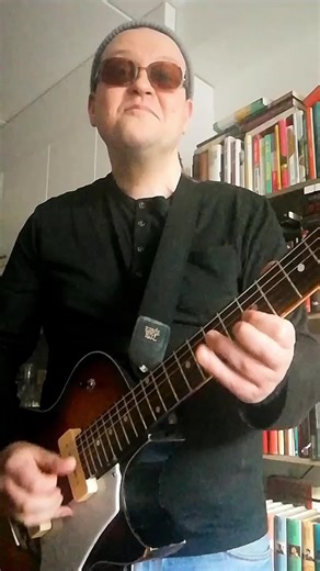 This country-ish guitar solo and many others are featured in the new sheet music/tabulature book focusing on lead guitar playing and titled ’Rock ’n Roll Guitar - Licks, Solos, Songs & More!’. Now out and available on my bandcamp and gumroad pages, ye! (links in bio). Lots of cool material ready to expand your technique and vocabulary on rock ’n roll guitar (and beyond) playing whether you’re a beginner or a more seasoned player. Package includes downloads of the new Ep ’A Shot Of Rhythm & Blues