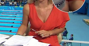 Décolleté plongeant et robe ultra-courte: la présentatrice qui déchaîne les passions