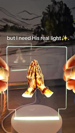 I tried to draw a cross, but it looked awful… Then I turned on my Jesus lamp, and suddenly, peace filled the room. Sometimes, we don’t need perfection—just His light. ✨🙏 #faith #jesuslight #peace #jesus #lamp #jesuslamp #aleluya #amen #peace #god #tiktokmademebuyit #tiktokviral Sometimes, no matter how hard we try, our efforts fall short… But His light is always perfect. When anxiety takes over, let His presence bring you peace. 🙏 ✨ Jesus LED Lamp – A Light of Faith and Peace ✨ This beautiful 