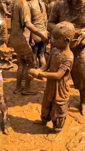 United in Mud: A Powerful Symbol of National Cohesion #shorts