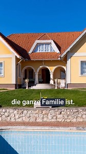 🏡 Traumhaus am Balaton mit Seesicht und grossem Grundstück zu verkaufen Grosses Haus auch für Mehrgenerationenwohnen geeignet mit Panorama auf den Plattensee und grossem parkähnlichem Grundstück zu verkaufen. 💡 Schauen Sie die Tour an und finden weitere Daten und Bilder sowie den Preis hier: https://ungarn-immobilien.ch/haus-33763 Da immer wieder die Preisfrage kommt: Eine nackte Zahl ohne alle Daten und Informationen ist irreführend. Deshalb Details und Preis auf der url des Hauses nachschaue