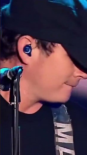 Blink 182 ~ What's My Age Again live concert
