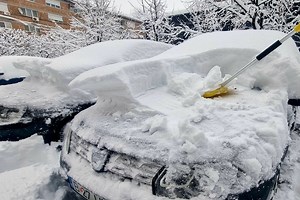 Meteo, neve copiosa in Romania: Bucarest sepolta da oltre 40 cm, l’ondata invernale più intensa degli ultimi anni | FOTO
