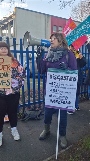 The first day of strikes at City of Portsmouth College began today as union members protest pay and working conditions for teachers. Members of the National Education Union made their feelings known outside the Tangier Road campus. Find more details in the comments | The News, Portsmouth