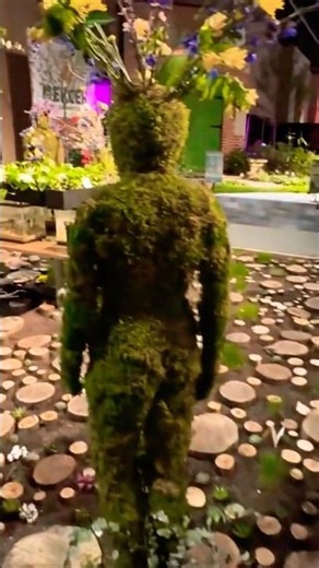 Moss sculptures that completely change how you see gardening #shorts #flowershow #design