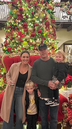 Allison Williams on Instagram: "✨💫2024 ✨💫 Nothing like making a reel to remind you what a crazy, beautiful, blessed year it’s been. Thankful for everyday and every year with these babes who are growing way too fast and the best friends and family To everyone who makes these trips round the sun special… I 🤍 you and Happy New Year🎉"