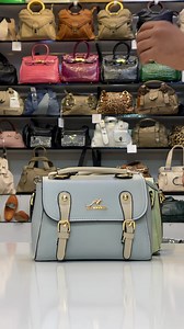 4.6K views · 235 reactions | العنوان-بغداد-الدورة-الميكانيك-مقابل مجمع النمور -مجاور محمد الملا للحجز والاستفسار يرجئ مراسله الصفحه او واتساب 07711978604 توصيل بغداد وجميع المحافظات 3 ألف جنطه حجم وسط ب 20 ألف | ماري للأحذيه والحقائب | Facebook