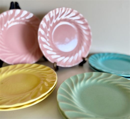 Vintage Metlox Poppytrail Pastel Swirl Plates | Set of 8 Unmarked California Pottery | Pink Yellow Blue Green Retro Dessert Bread Plates