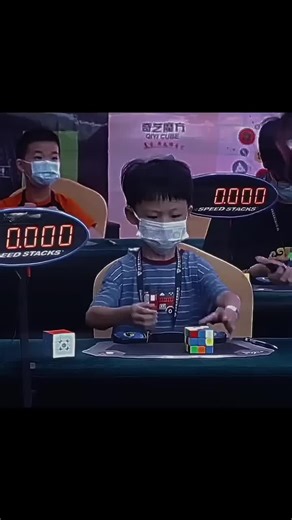 4-Year-Old Solves Rubik's Cube in 9 Seconds