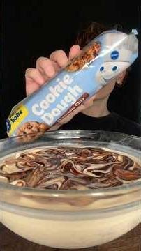 it’s frozen greek yogurt and some chocolate sauce 🍪 #mukbang #asmr #dessert #cookiedough #shorts