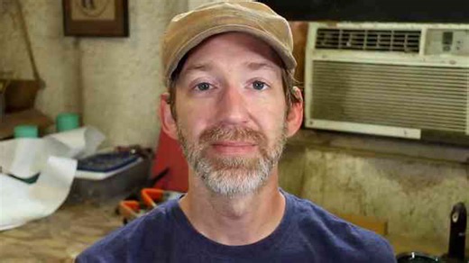 Painting & weathering that big neon sign