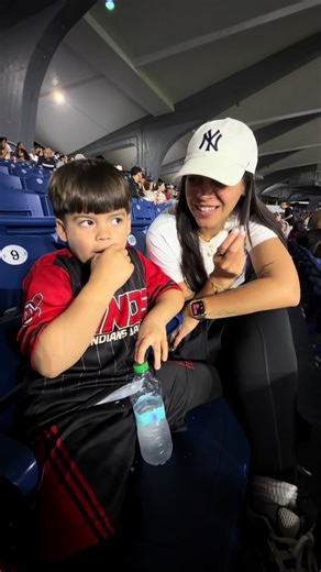 Jueves de Baseball en Santurce 🦀⚾️💙 #fyp #baseballinvernal #postemporada @Cangrejeros de Santurce