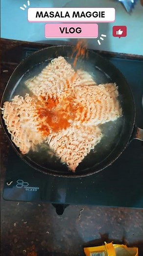 “2-Minute Maggi Vlog 😋 Street Style Taste At Home🔥 | Easy Snack #shorts”#minivlog