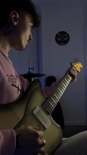 Alex Skudder on Instagram: "Drop D1 Riff @neuraldsp Gojira/parallax @fender @ggd.co MM2 @fabfilter_plugins @oeksound soothe 2 #djent #riffwars #metalcore #guitar #metal"
