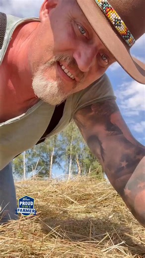 Old-school hay test: twist and snap!If it breaks easy, it’s dry and ready to be baled.So far, no rain and perfect weather — fingers crossed it stays that way till tomorrow.Appreciate all your prayers — they mean more than you know. 💛🌾#HaySeason #FarmerLife #CountryLiving #hayseason2025 #oldschool #oldschoolcool #hayday #usefultips | Rob Georg Music