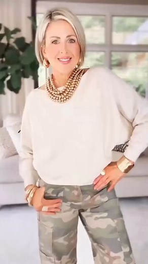 🌟 Effortless Elegance Meets Cozy Comfort!🍂 ✔ CHIC BOAT NECKLINE – Elegantly frames your collarbone for a sophisticated touch ✔ DRAMATIC BAT SLEEVES – Flowy, romantic, and perfect for making a statement ✔ SOFT KNITTED FABRIC – Lightweight yet cozy, ideal for layering or wearing solo ✔ VERSATILE STYLING – Dress up with skirts or keep it casual with jeans – it always works! 💬 “I wear this sweater to brunch, dates, even virtual meetings! The bat sleeves add just the right amount of drama.” | Luxo