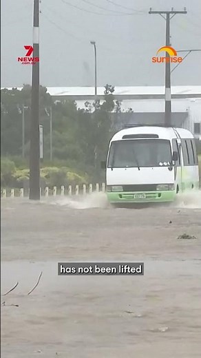 New Zealand smashed by powerful cyclone