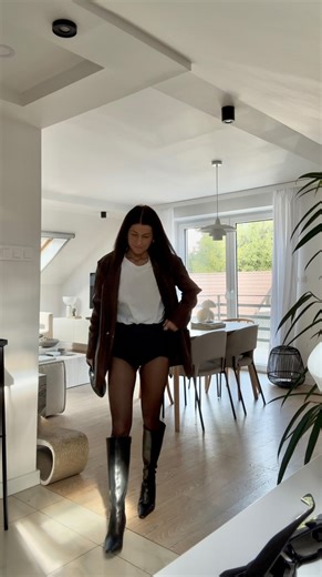 Anna🪐 on Instagram: "Monday look in chic vibes – leather blazer, satin mini shorts, knee-high boots & a mini bag 🤍✨ Do you like this style? #MondayStyle #OOTD #ChicStyle #LeatherBlazer #SatinMiniShorts #StreetStyleInspo #DailyStyle #FashionInspo #MinimalStyle #EffortlessChic #AutumnStyle #StyleInDetails #OutfitInspo #WardrobeGoals #FashionMood #ModernStyle #StyleOfTheDay #ElegantVibes #CityStyle #TimelessStyle #OutfitMood #ChicAndSimple #InStyleWithMe #StyleNotes #ClosetGoals"