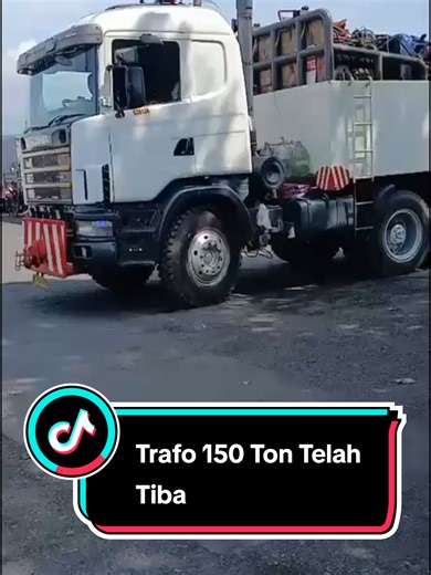 Trafo PLTS Kalipuro Banyuwangi Tiba