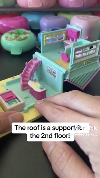 Exploring the Polly Pocket Tiny World Series - A 90s Throwback