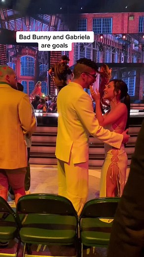 #badbunnypr #badbunny🐰 #badbunnybebebe #badbunnyconcert #badbunnypr_oficial #badbunnybillboardsmusicawards #badbunnybaby #badbunnygabriela #gabrielaberlingeri #latinbillboards2021 #billboards2021 #badbunnybillboards @badbunhy