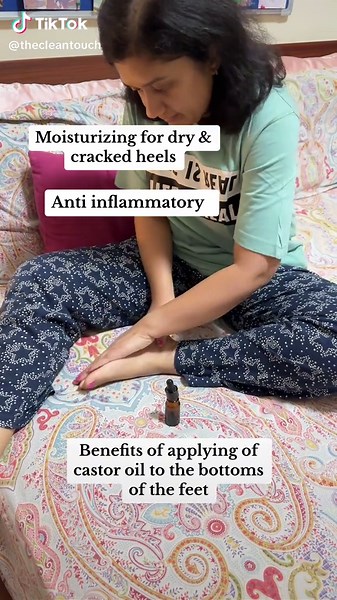 Benefits of Applying Castor Oil to the Bottoms of the Feet