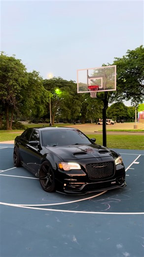 Chrysler 300S SRT Showcase