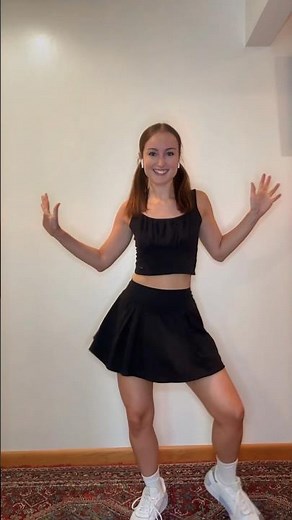 Easy-to-Follow Dance: We Both Reached for the Gun from Chicago