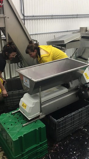 Barbe Rouge Brasseur Itinerant (@barbe_rouge7)’s videos with son original - Barbe Rouge Brasseur Itinerant