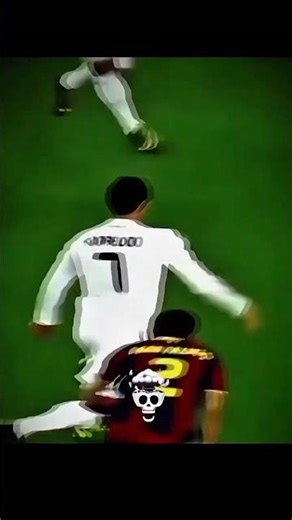 "Ronaldo vs Messi: Epic Dribble Showdown You Can’t Miss! ⚽🔥"