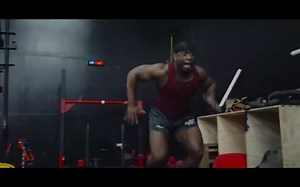 和世界上最强壮的力量举运动员一起训练 - Russ