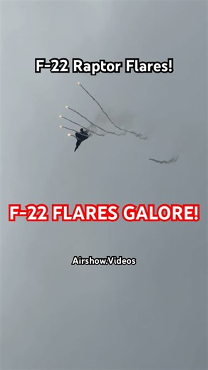 F-22 Raptor Demo Flares & Thrust Vectoring! 🔥✈️ #airshow #f22raptor #airforce #aviation #f22 #fyp