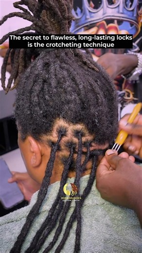 PERFECT REASONS WHY YOU MUST RETOUCH YOUR LOCS USING CROTCHET METHOD 👇🏾👇🏾 1: More time in between maintenance Hair protective styles need a retwisting and relocating session. Crotchet is a technique that doesn’t require retouching frequently. In this hair protection method, you can delay the maintenance sessions. There is no more need to get retwists every month by palm-rolling and comb coiling techniques. It is one of the best methods of getting the locs that don’t need retouches very soon.